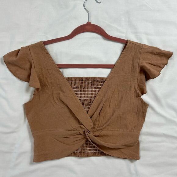 Shein Women's Cropped Blouse Tan Small 4 Sleeveless V-Neck - Picture 2 of 7